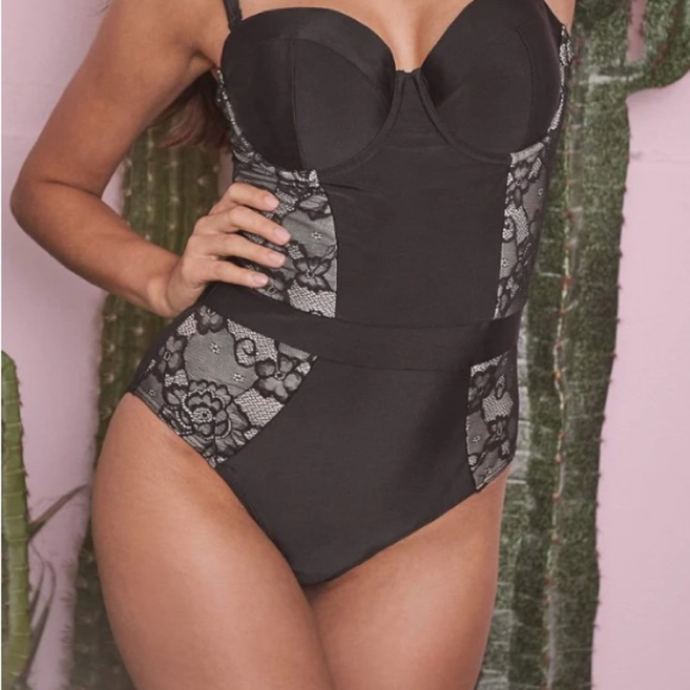 WOLF & WHISTLE
Mila Lace Panel Control Halter Swimsuit Size S NWOT‎
